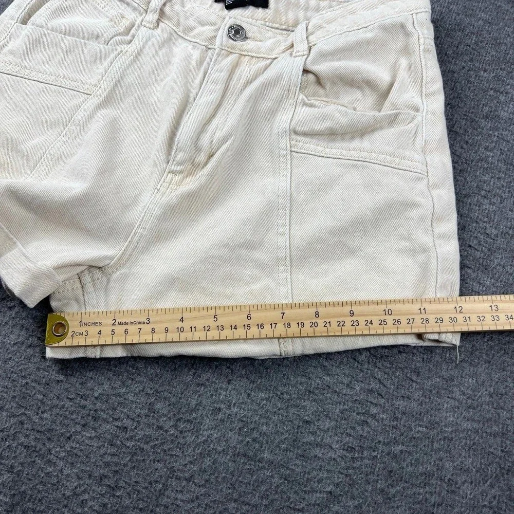 Forever 21 Women's Ivory Cream Denim Shorts M Medium Mid-High Rise Cuffed - Picture 7 of 9